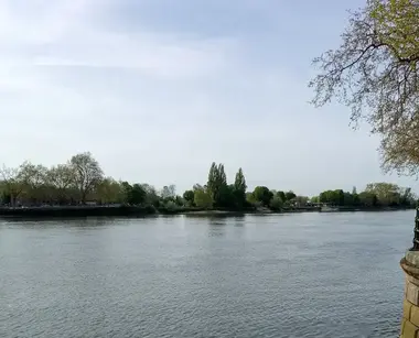 Putney Overlooking The River On The Thames Path